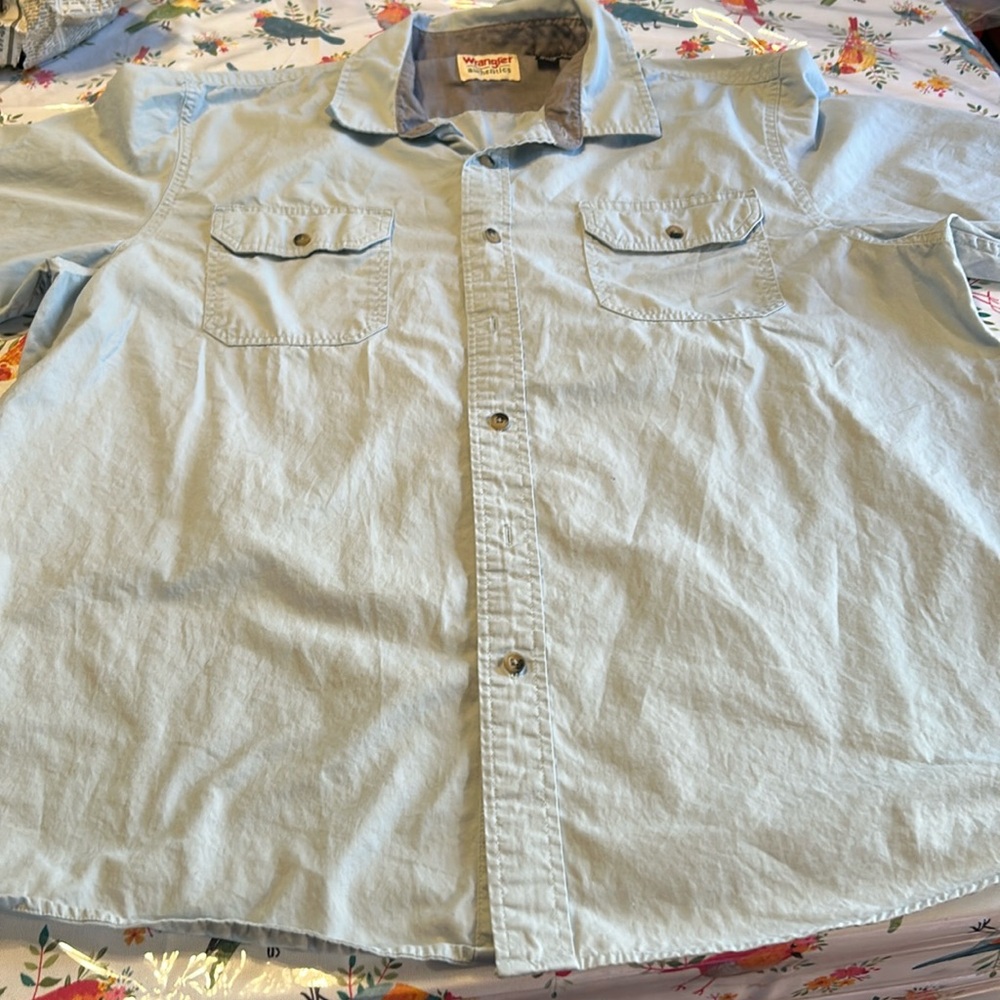 Wrangler Authentic Men’s Short Sleeve Classic Twill Button Shirt NWOT XL Blue